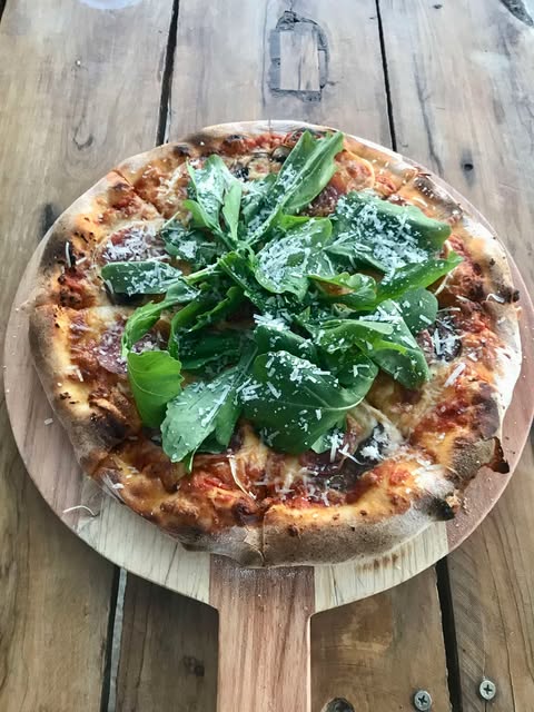 Arugula pizza